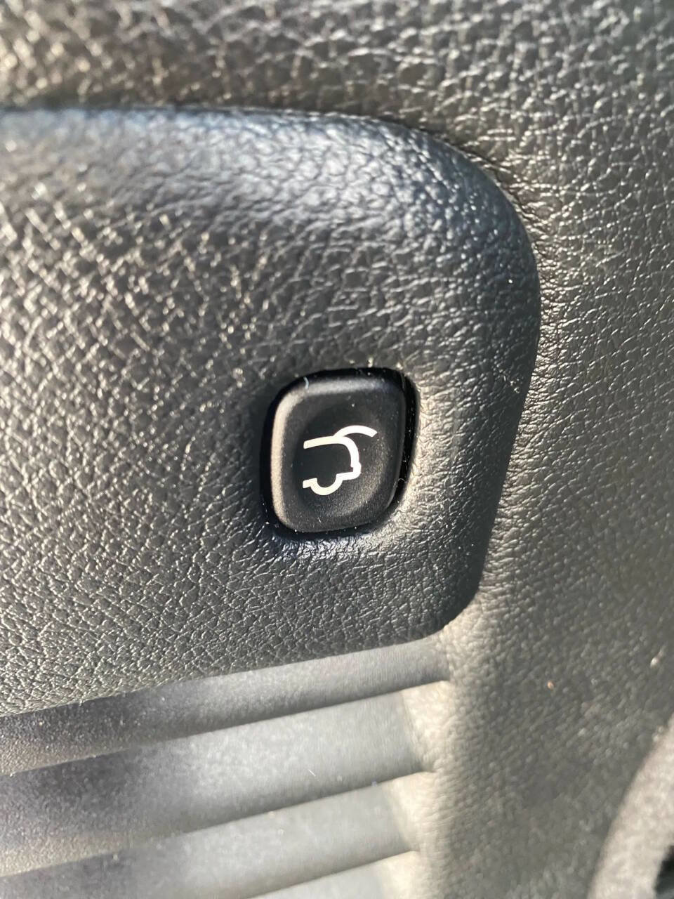 Used 2020 Jeep Grand Cherokee Limited w/ Luxury Group II image 25