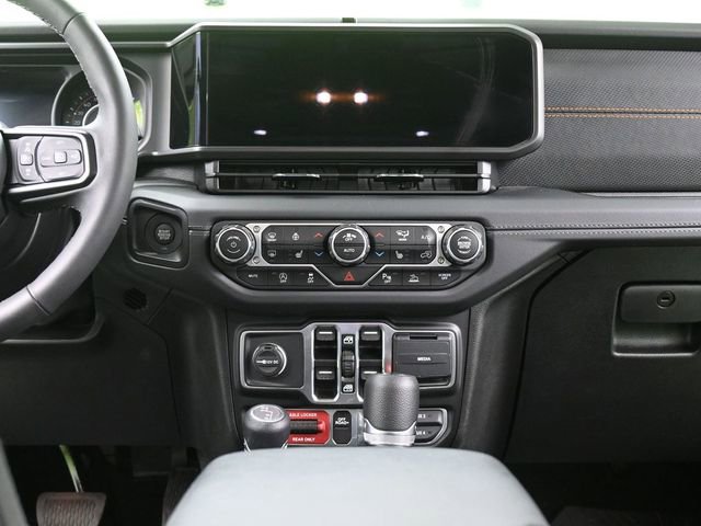 Used 2025 Jeep Gladiator Mojave w/ Safety Group image 25