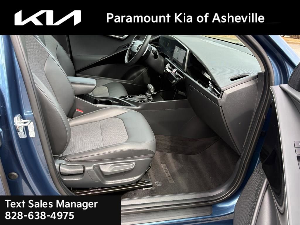 Certified 2023 Kia Niro EX image 19