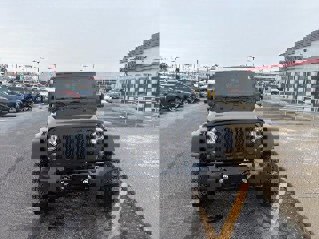 Used 2018 Jeep Wrangler Unlimited Sahara image 7