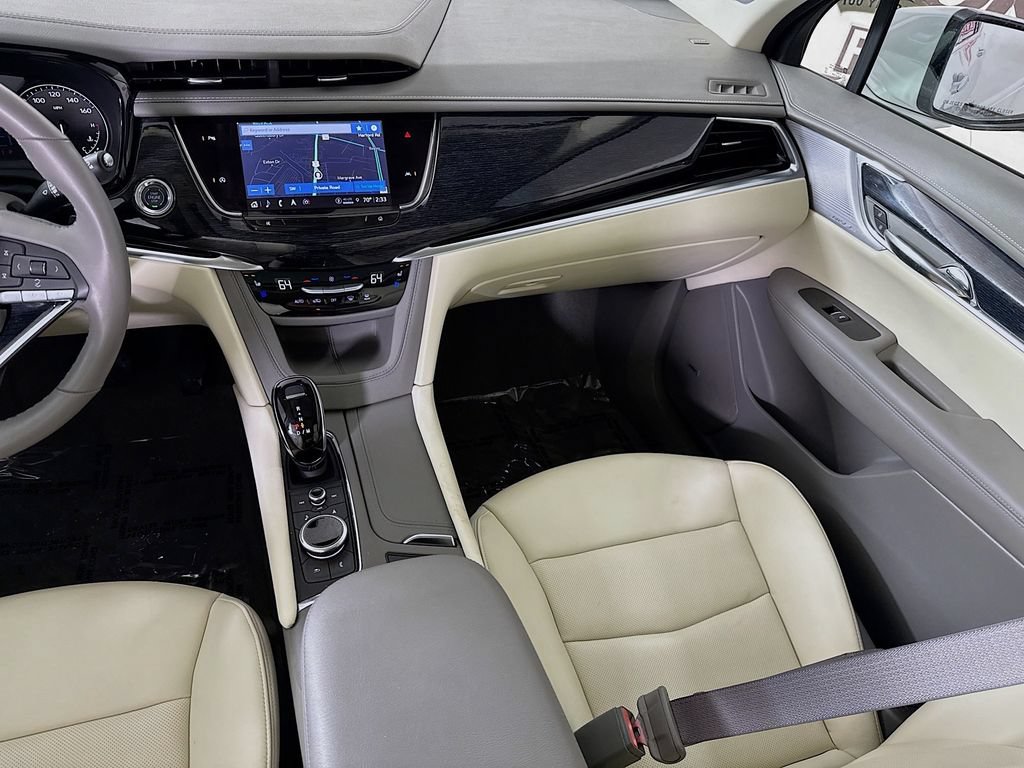 Used 2025 Cadillac XT6 Premium Luxury w/ LPO, Floor Liner Package AWD/4WD image 28