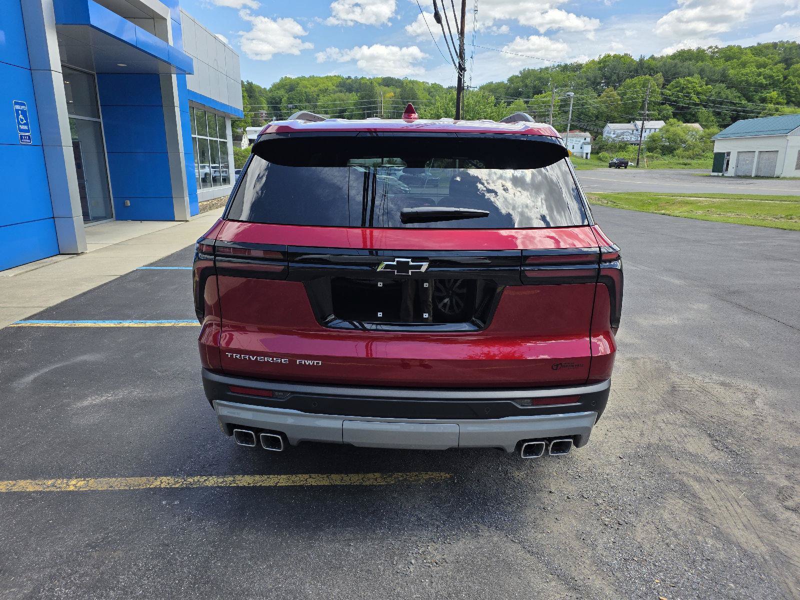 New 2026 Chevrolet Traverse LT w/ LPO, Floor Liner Package AWD/4WD image 6