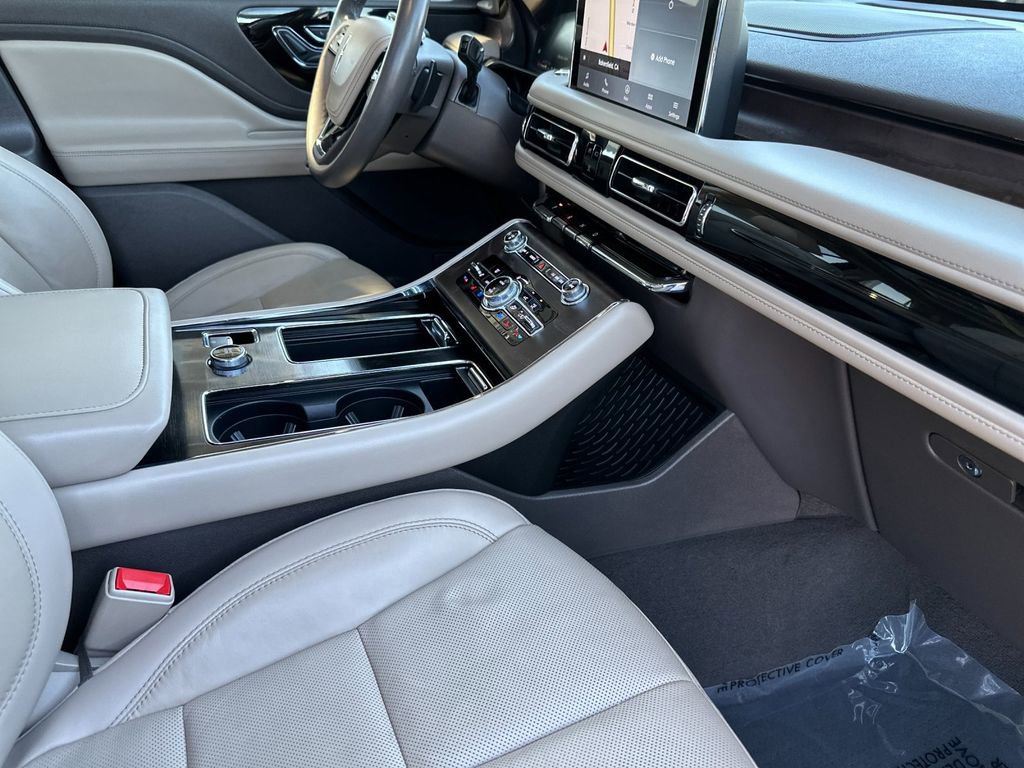 Certified 2022 Lincoln Aviator Reserve w/ Equipment Group 201A AWD/4WD image 16