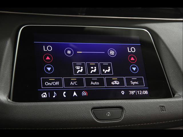 Used 2019 Cadillac XT4 Premium Luxury w/ Cold Weather Package AWD/4WD image 13