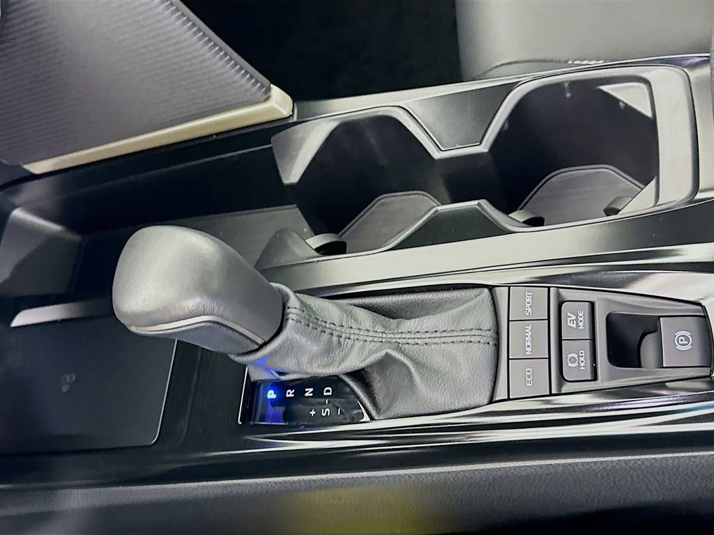 Certified 2025 Toyota Camry SE w/ Convenience Package FWD image 17