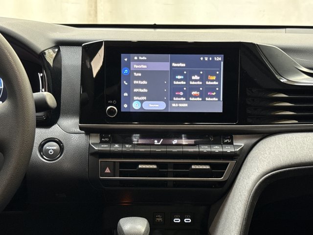 Used 2025 Toyota Camry LE AWD/4WD image 23