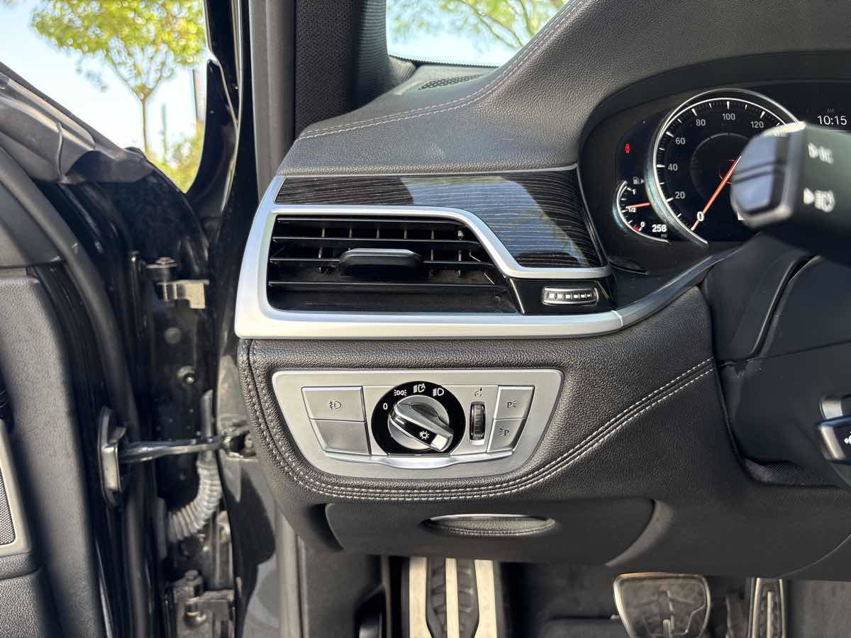 Used 2019 BMW 740i w/ M Sport Package RWD image 24