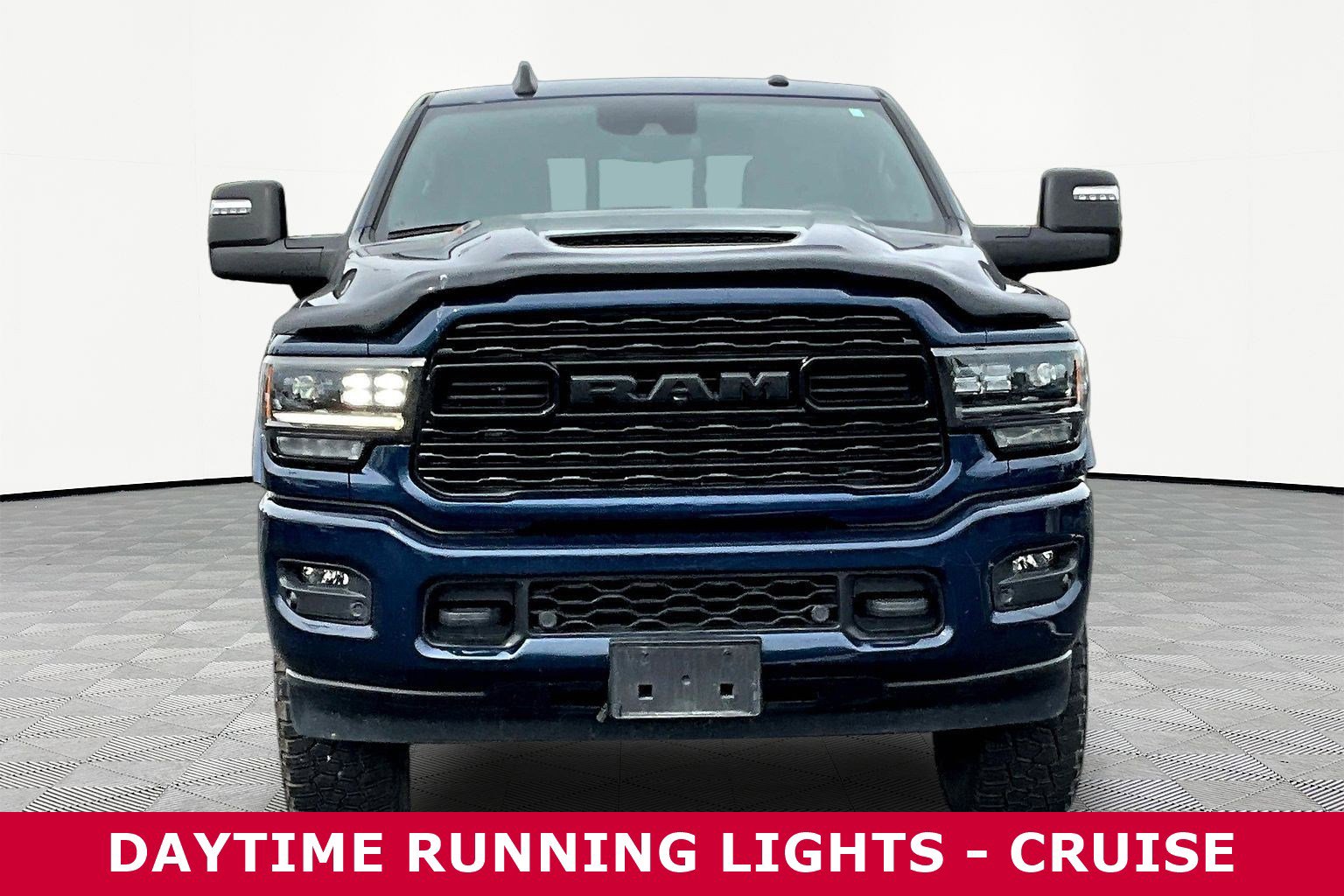 Used 2024 RAM 2500 Limited AWD/4WD image 2