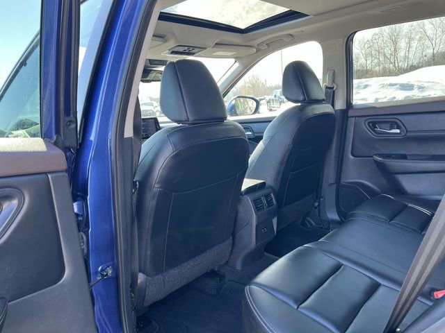 Used 2023 Nissan Rogue SL AWD/4WD image 16