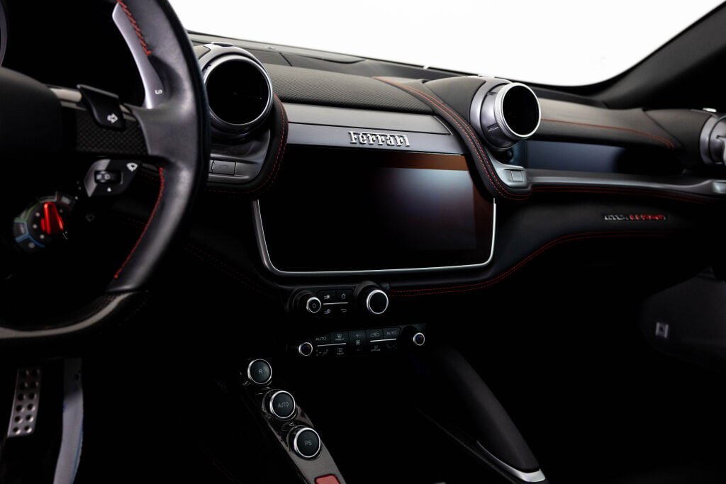 Certified 2019 Ferrari GTC4Lusso T RWD image 39