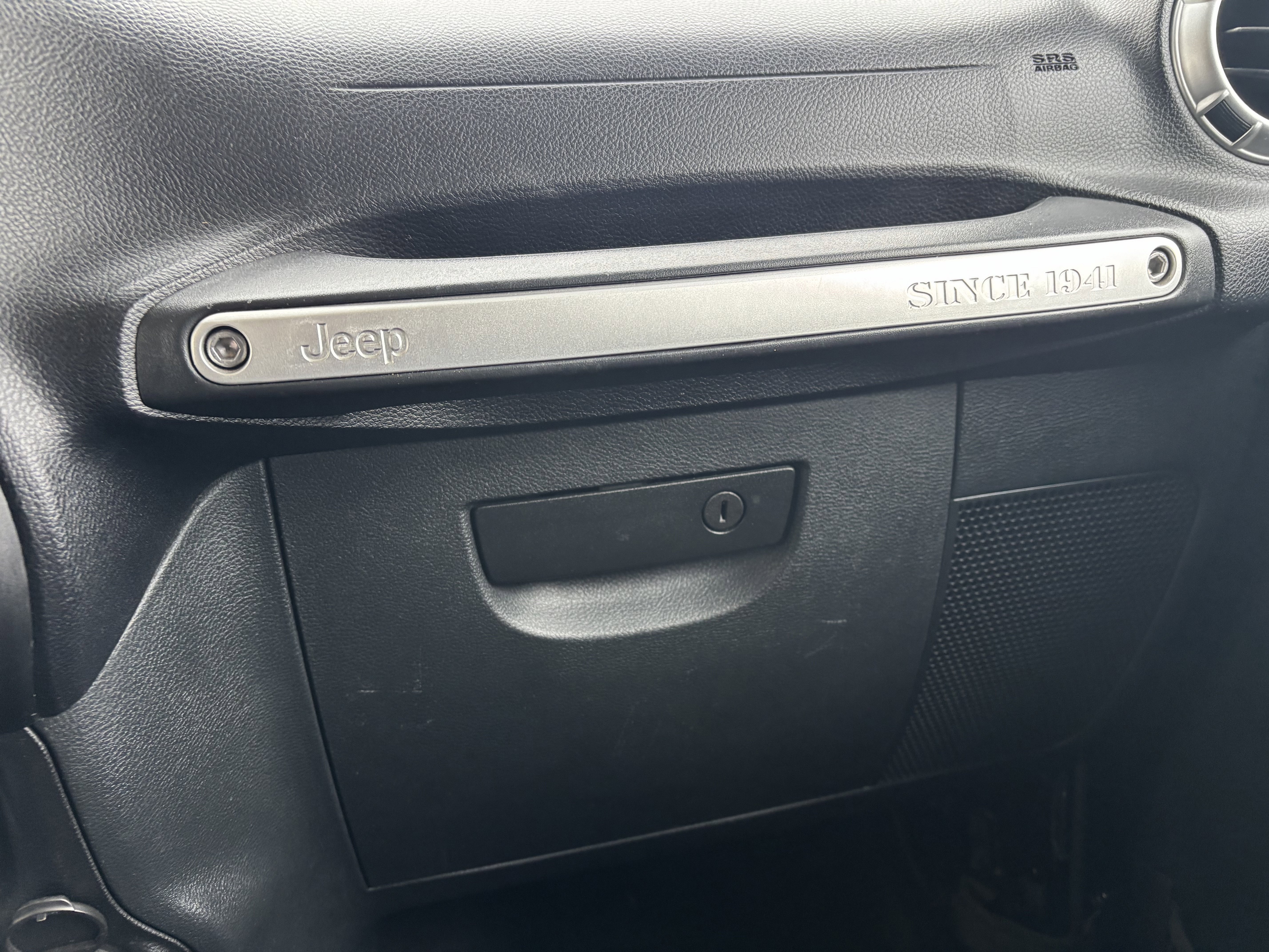 Used 2011 Jeep Wrangler Unlimited Rubicon w/ Dual Top Group image 18