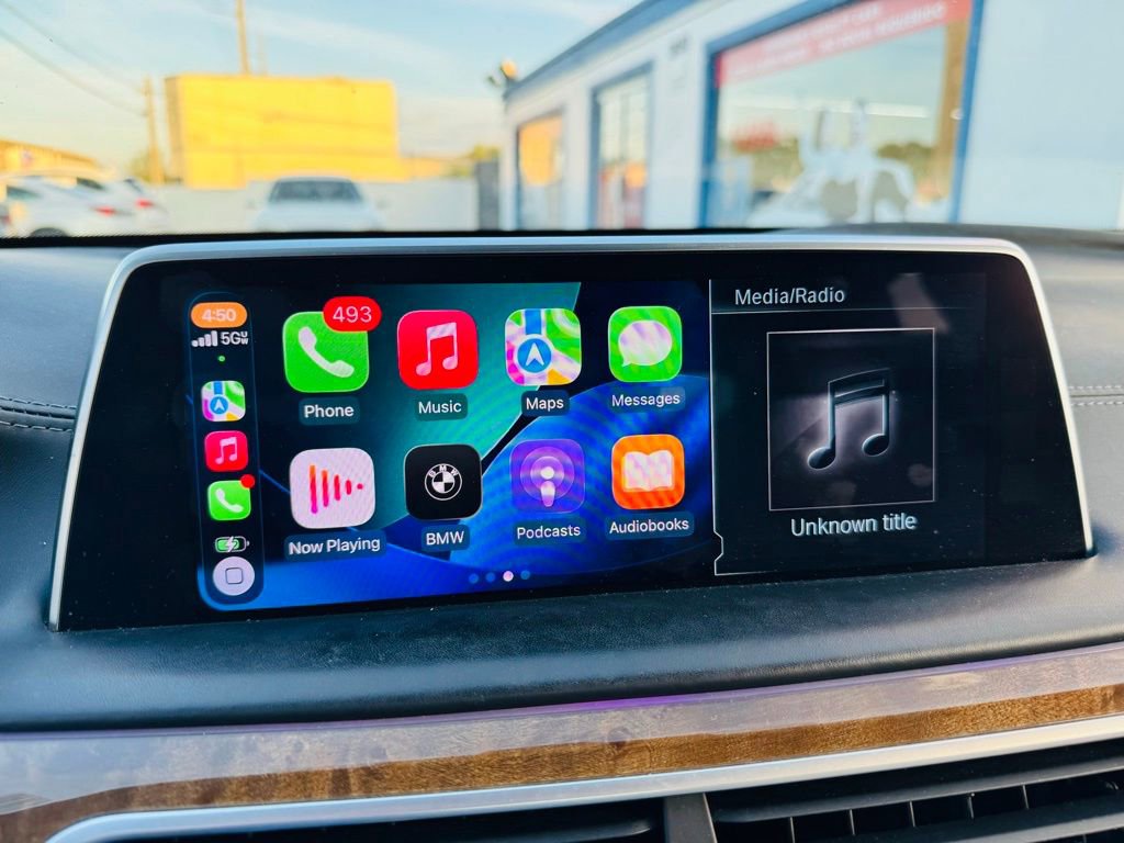 Used 2017 BMW 740i image 27