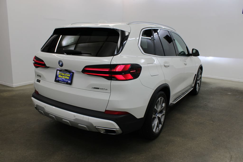 Used 2025 BMW X5 xDrive50e AWD/4WD image 5