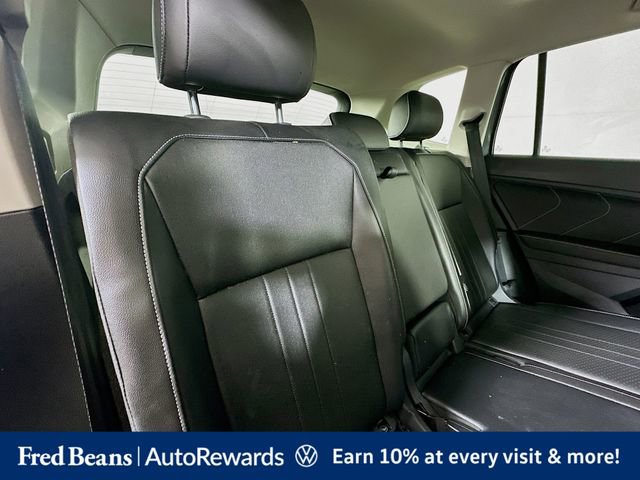 Used 2022 Volkswagen Tiguan SE w/ Panoramic Sunroof Package AWD/4WD image 28