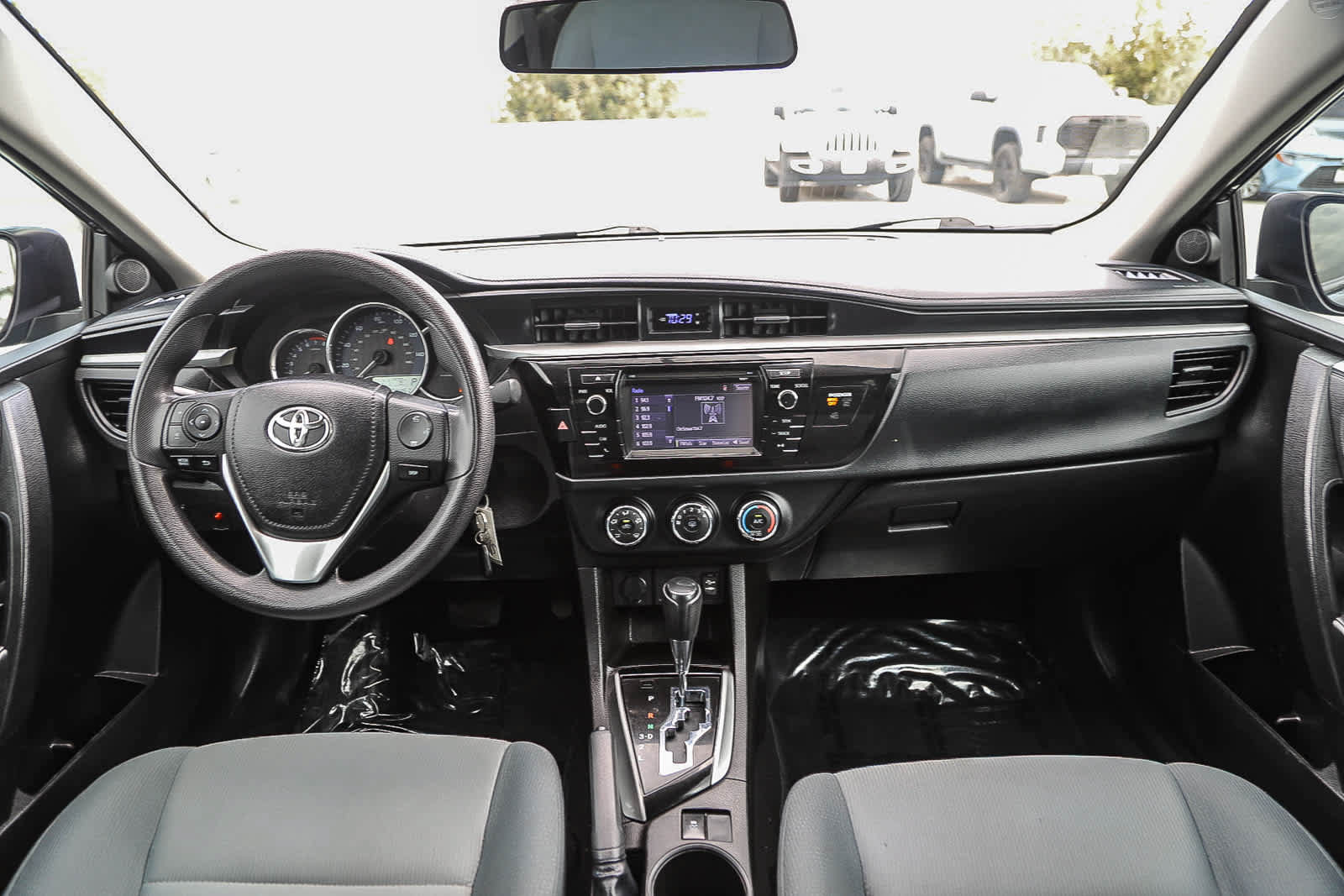 Used 2016 Toyota Corolla L FWD image 12