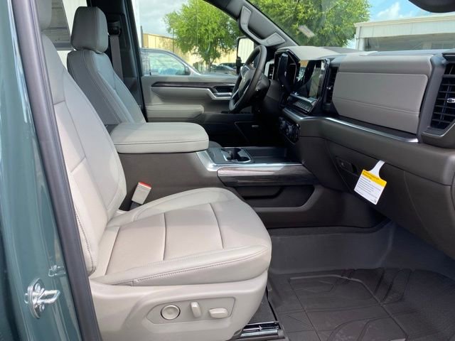 New 2026 Chevrolet Silverado 2500 LTZ w/ LTZ Convenience Package AWD/4WD image 26