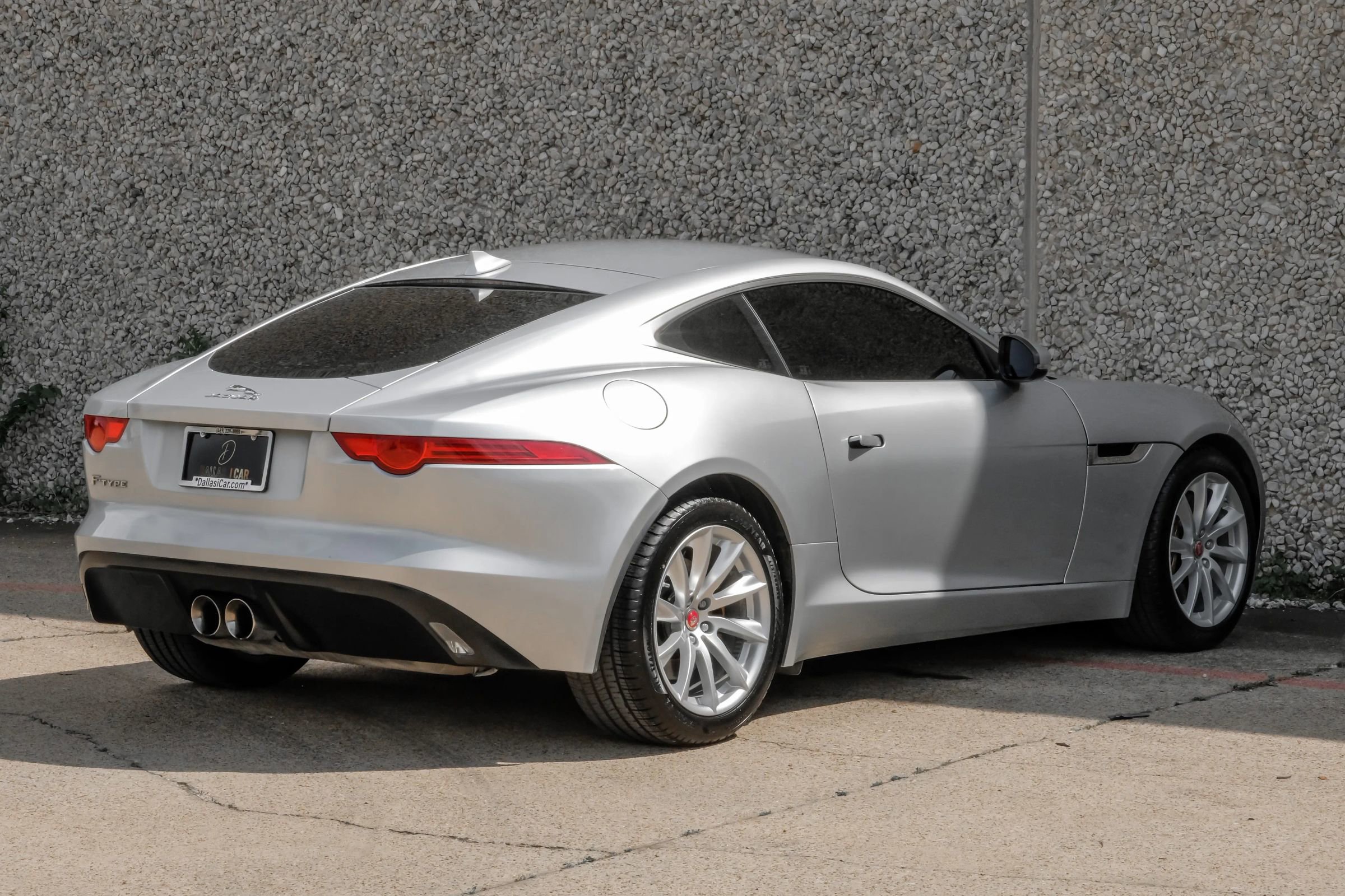 Used 2017 Jaguar F-TYPE Coupe image 9
