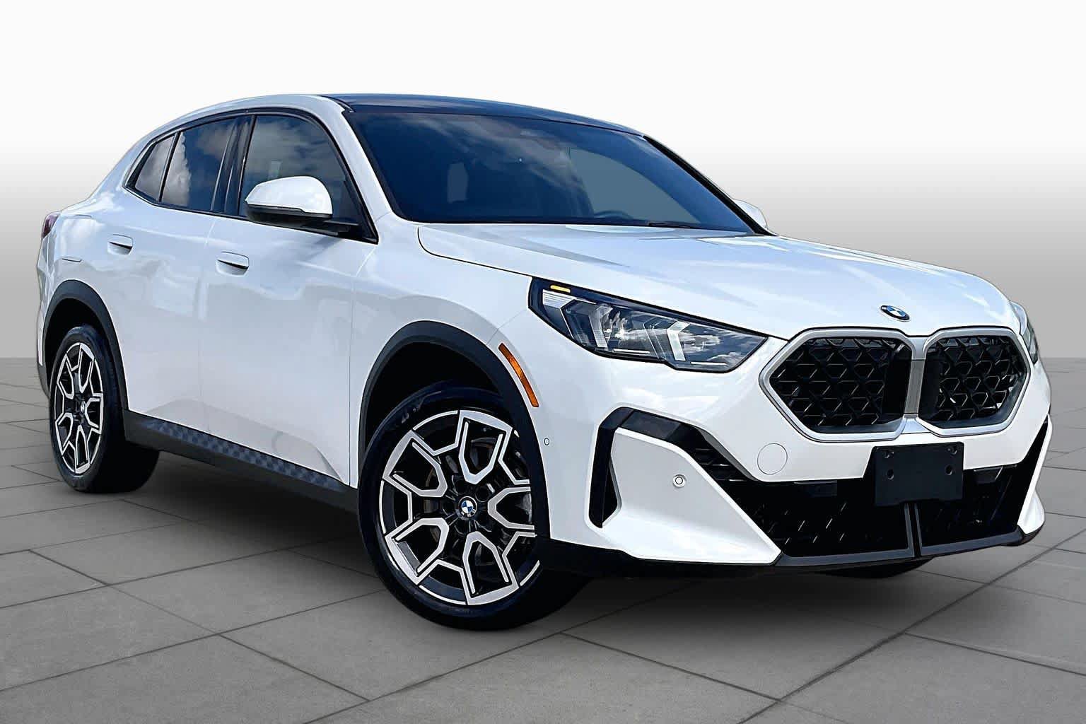 Used 2026 BMW X2 xDrive28i AWD/4WD image 3