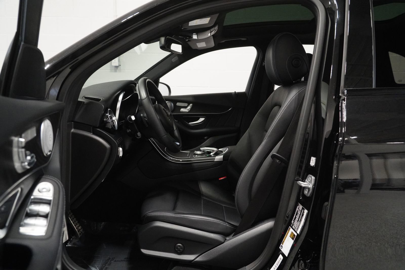 Used 2018 Mercedes-Benz GLC 300 4MATIC image 11