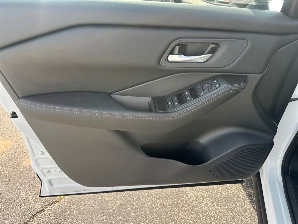 New 2026 Nissan Rogue SV image 11