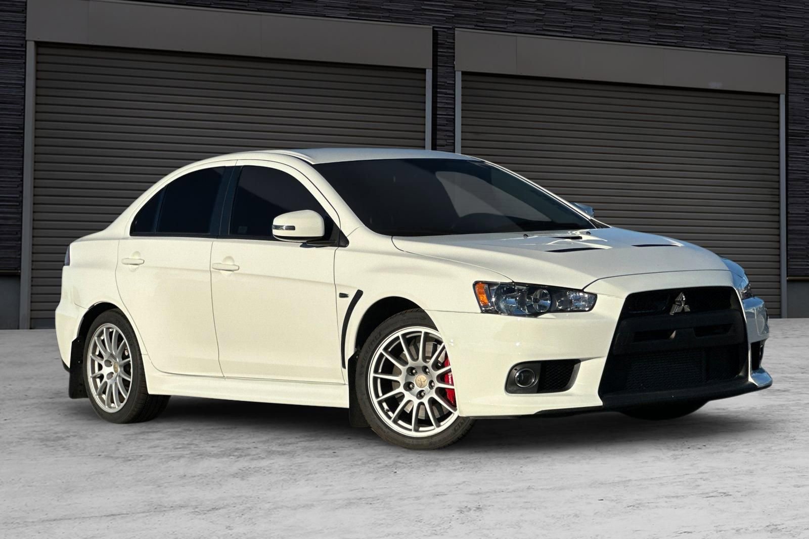 Used 2015 Mitsubishi Lancer Evolution GSR image 2