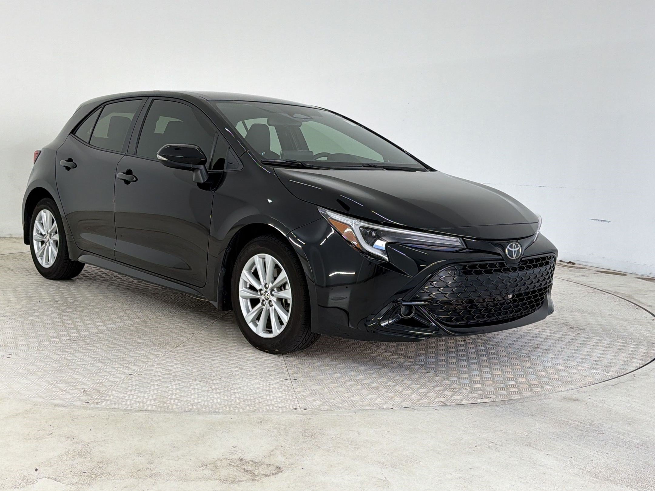 Used 2025 Toyota Corolla SE FWD image 7
