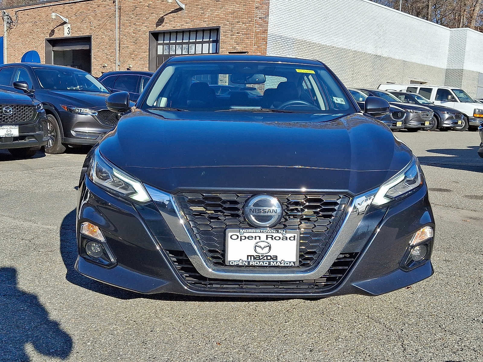 Used 2020 Nissan Altima 2.5 SV image 2