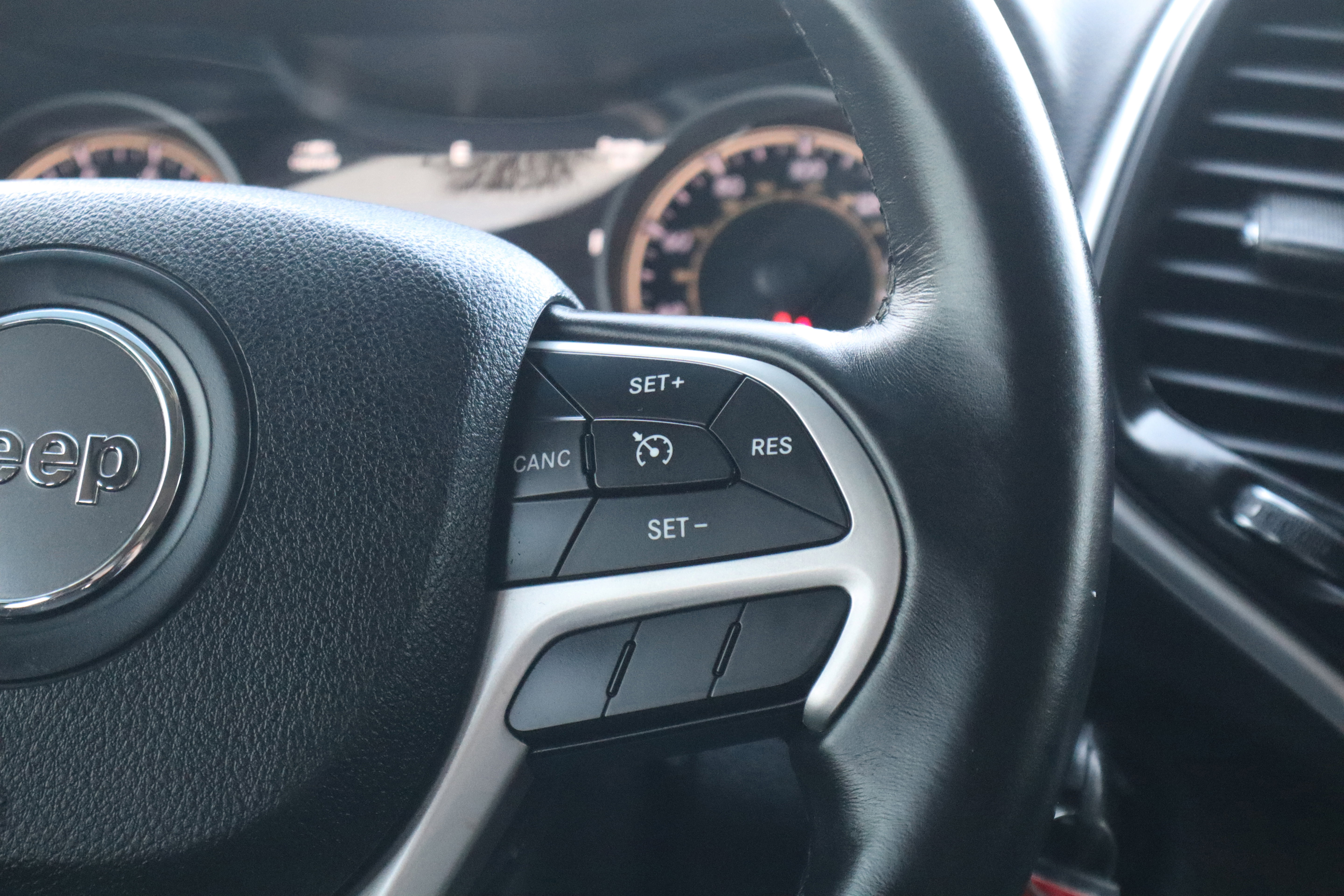 Used 2017 Jeep Cherokee Trailhawk w/ Trailer Tow Group image 16