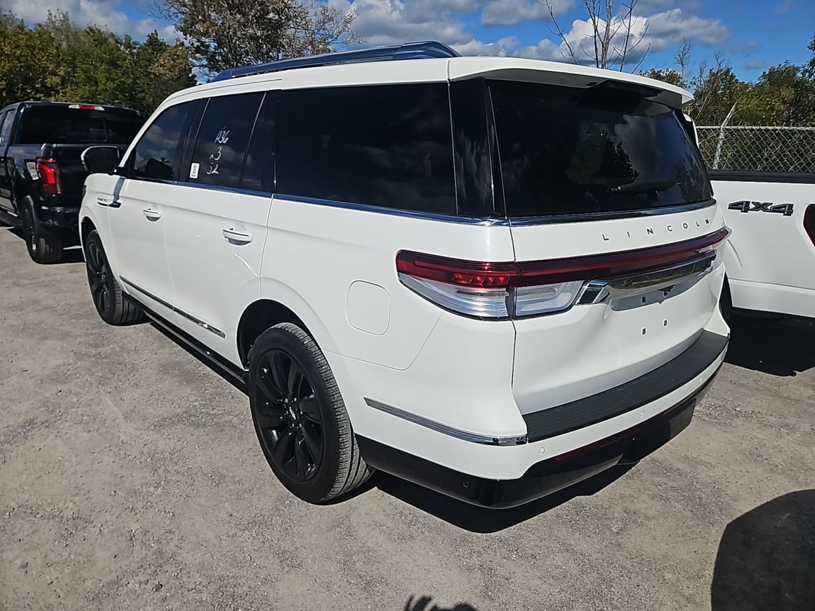 Used 2023 Lincoln Navigator Reserve w/ Equipment Group 201A AWD/4WD image 5