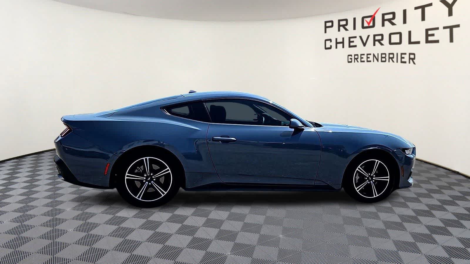 Used 2024 Ford Mustang Coupe RWD image 9