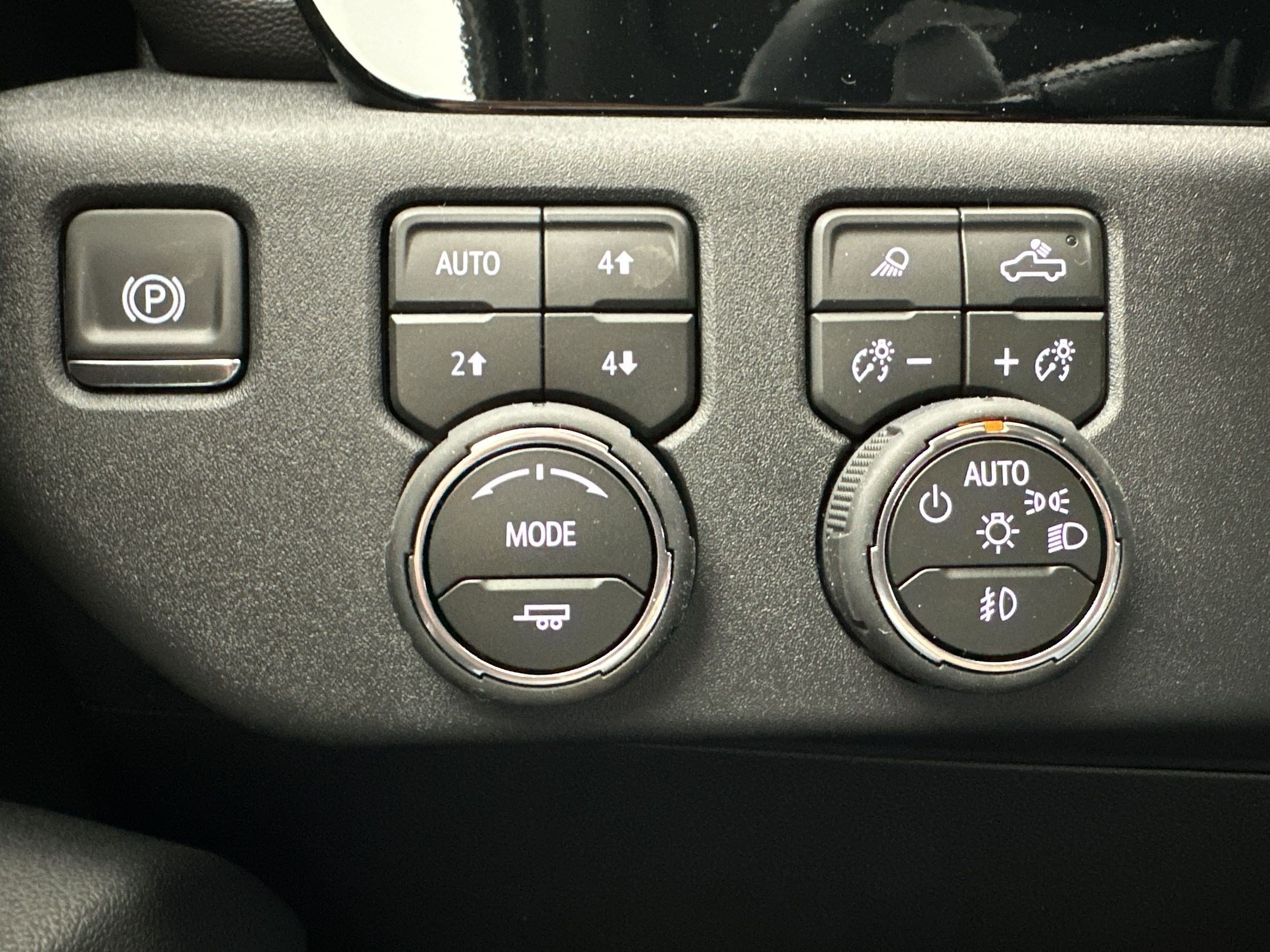 New 2026 Chevrolet Silverado 1500 LTZ w/ LPO, Dark Essentials Package AWD/4WD image 31