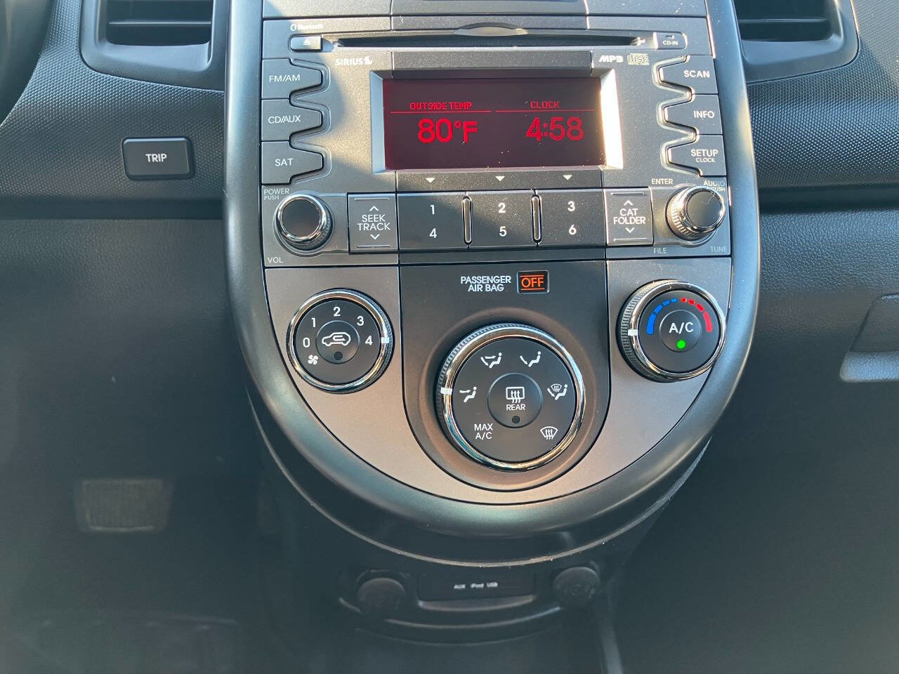Used 2011 Kia Soul + FWD image 19