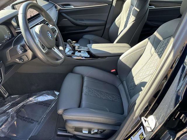 Certified 2023 BMW 530e xDrive w/ Premium Package image 27