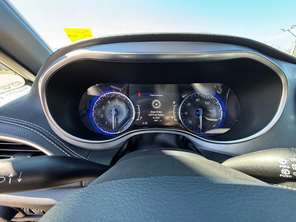 Used 2025 Chrysler Pacifica Limited w/ Trailer Tow Group image 17