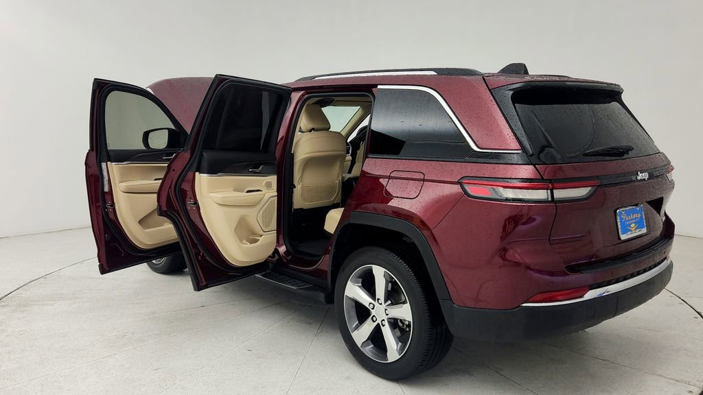 Used 2022 Jeep Grand Cherokee Limited RWD image 12