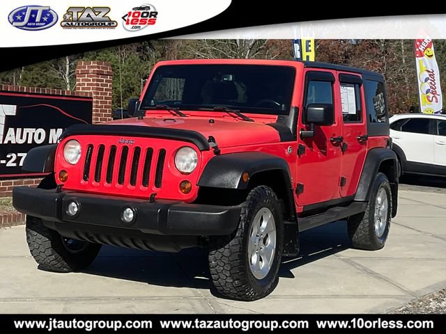 Used 2013 Jeep Wrangler Unlimited Sahara w/ Dual Top Group AWD/4WD image 3