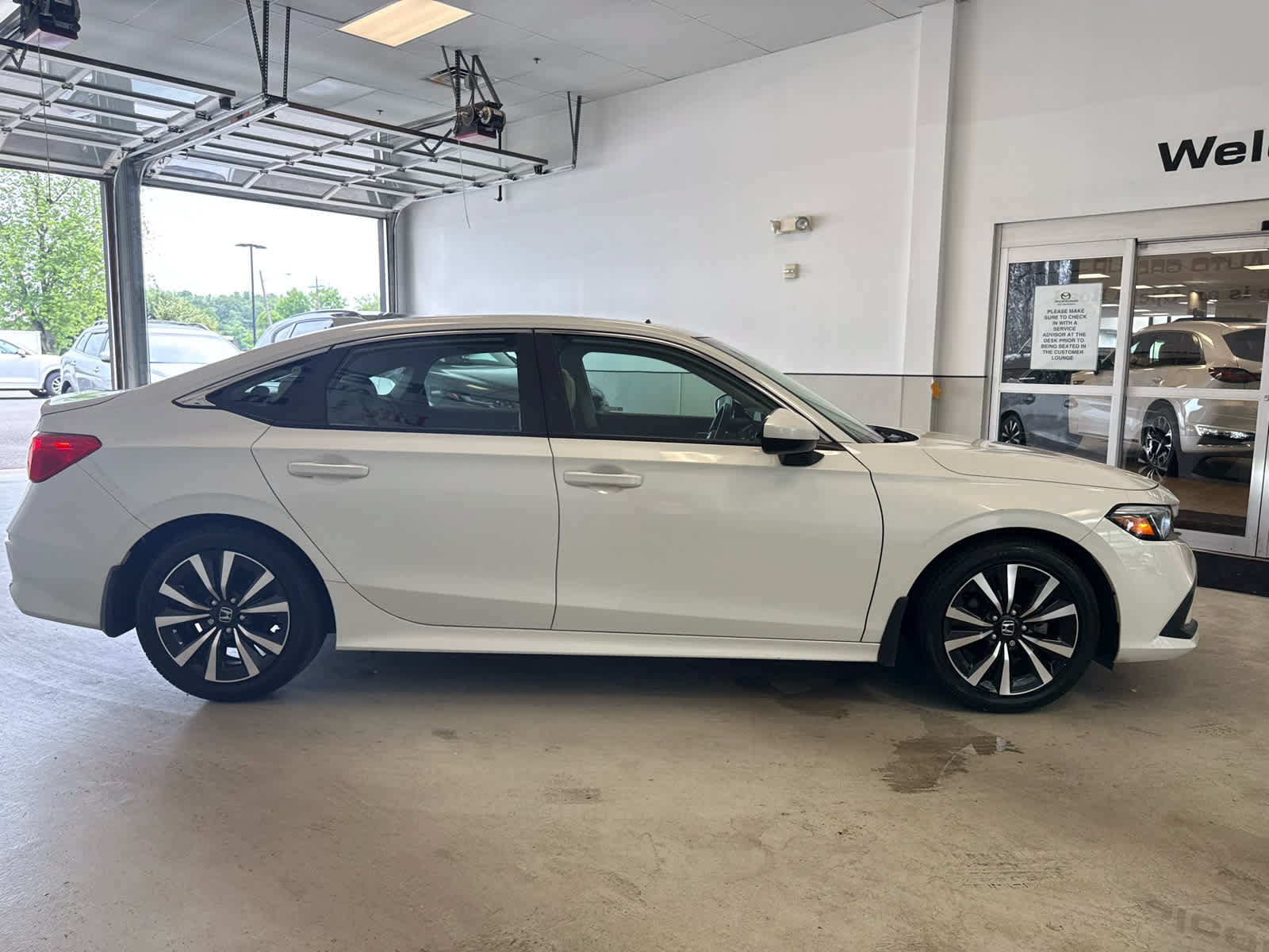 Used 2023 Honda Civic EX image 7