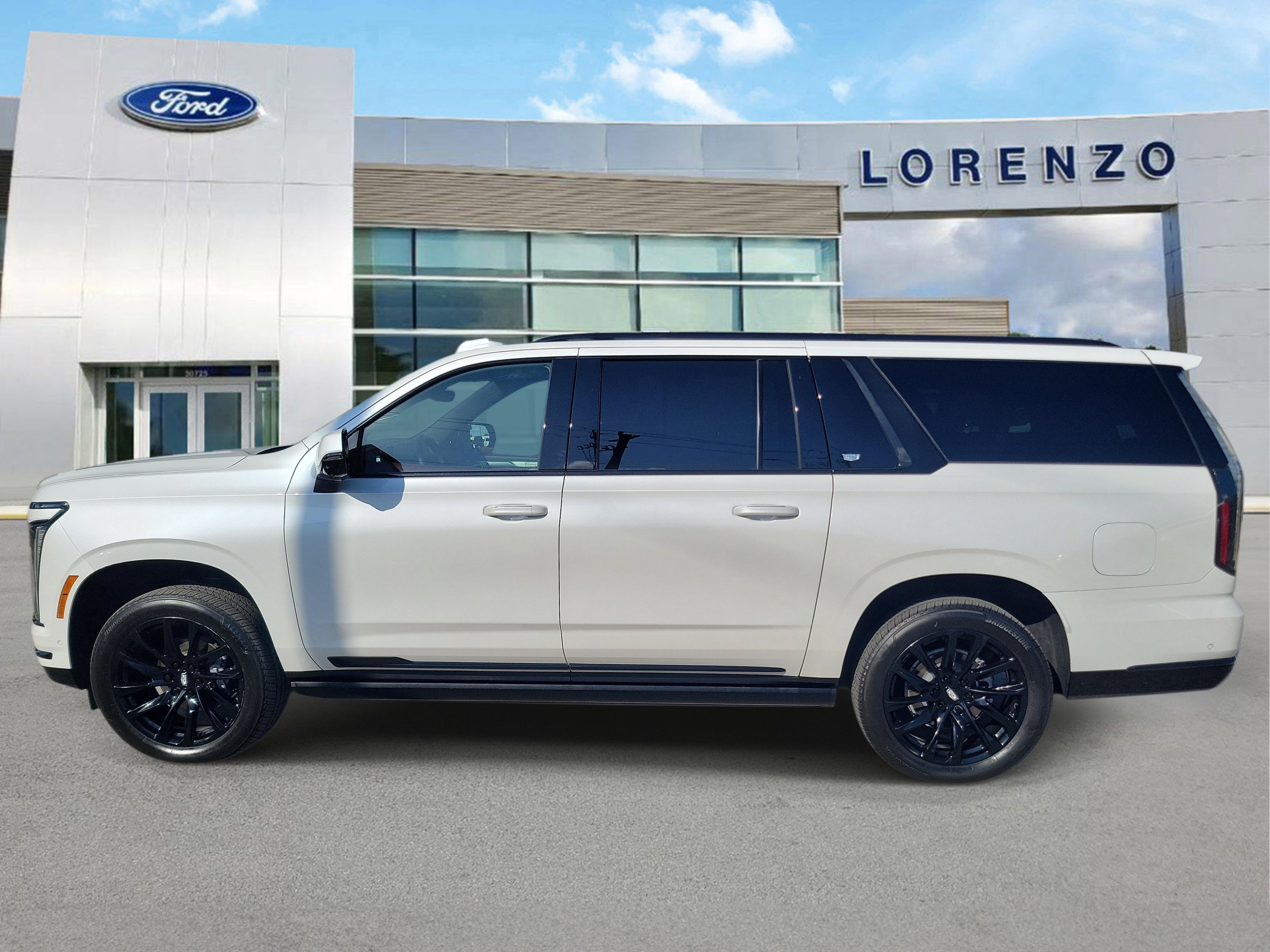 Used 2025 Cadillac Escalade ESV Sport w/ Touring Package AWD/4WD image 8