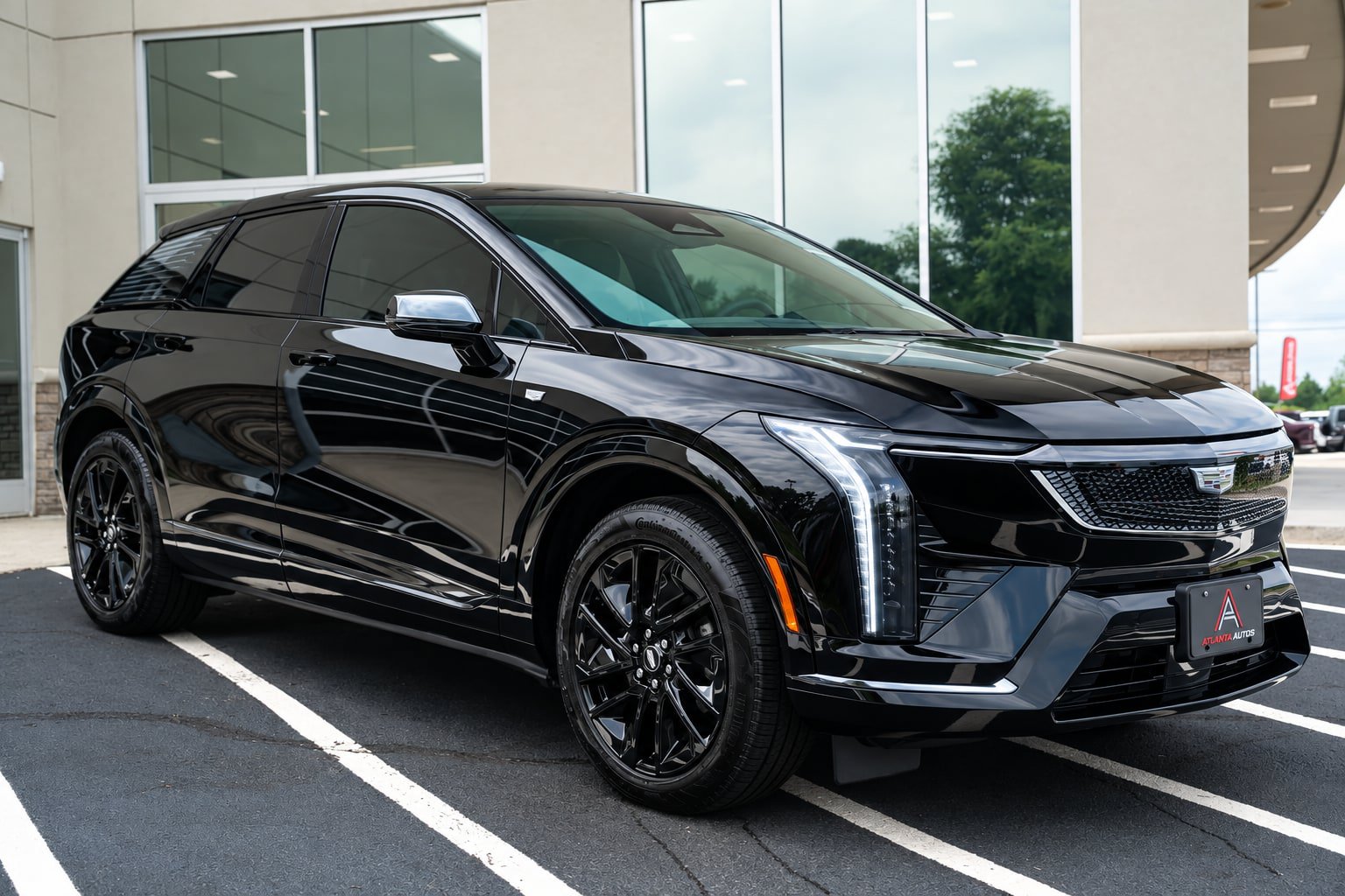 Used 2025 Cadillac Optiq Sport 1 w/ LPO, ONYX Package AWD/4WD image 4