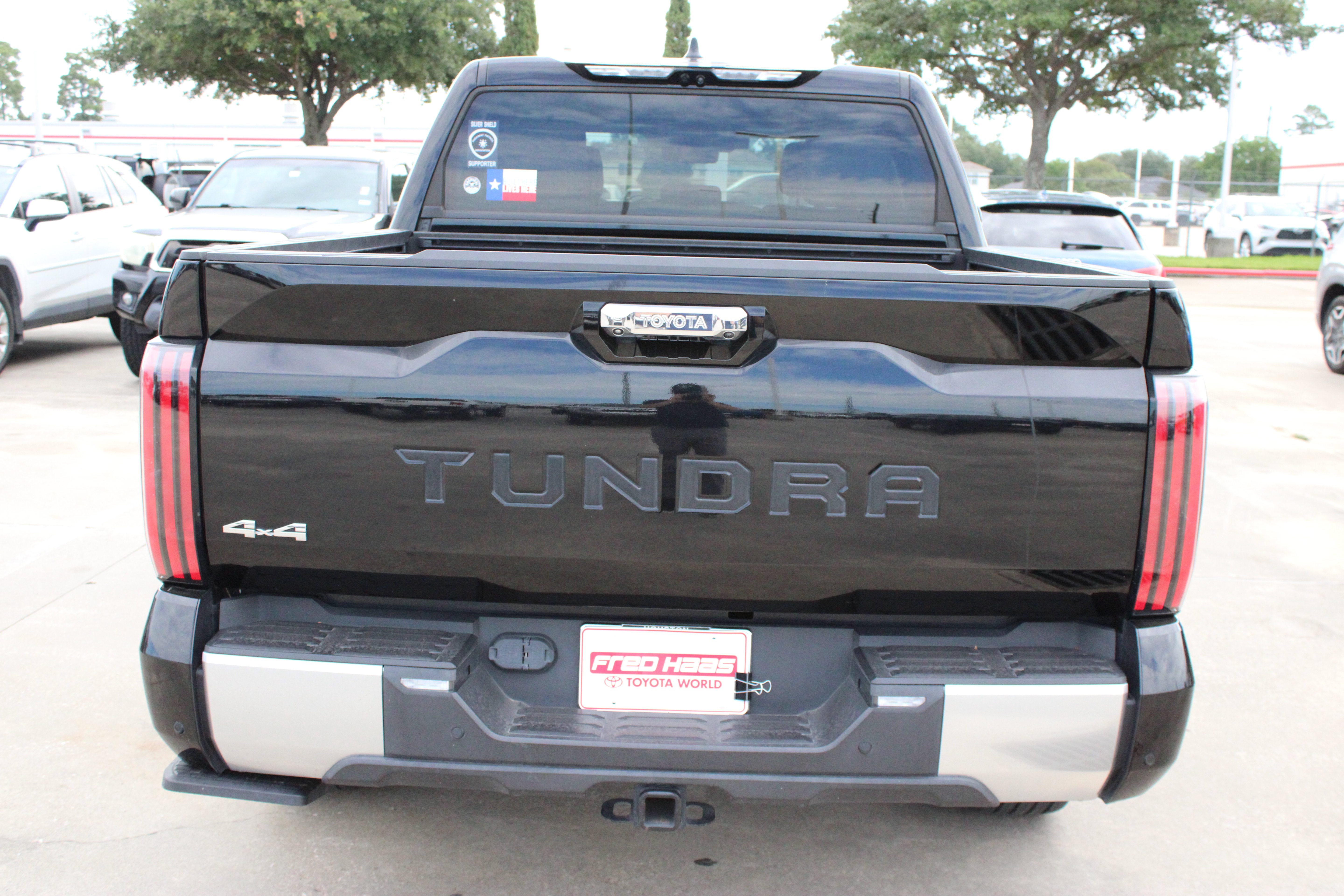 Used 2023 Toyota Tundra Limited AWD/4WD image 8