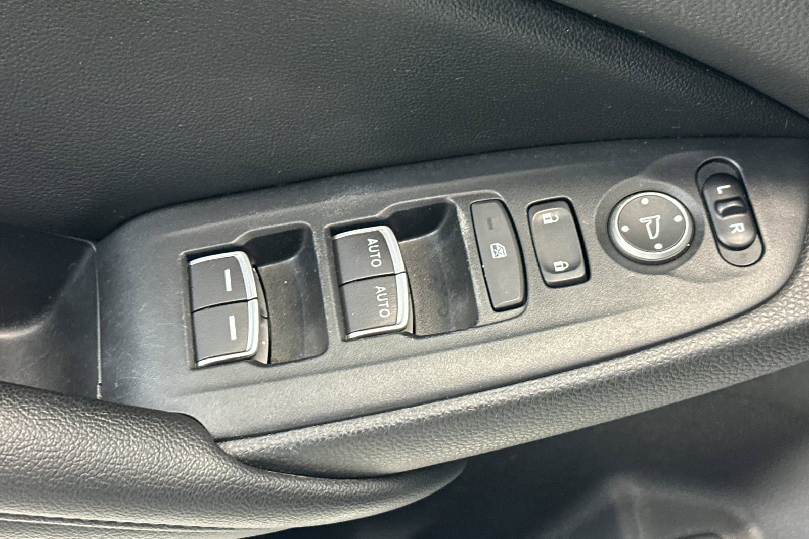Used 2021 Honda Accord Hybrid image 14