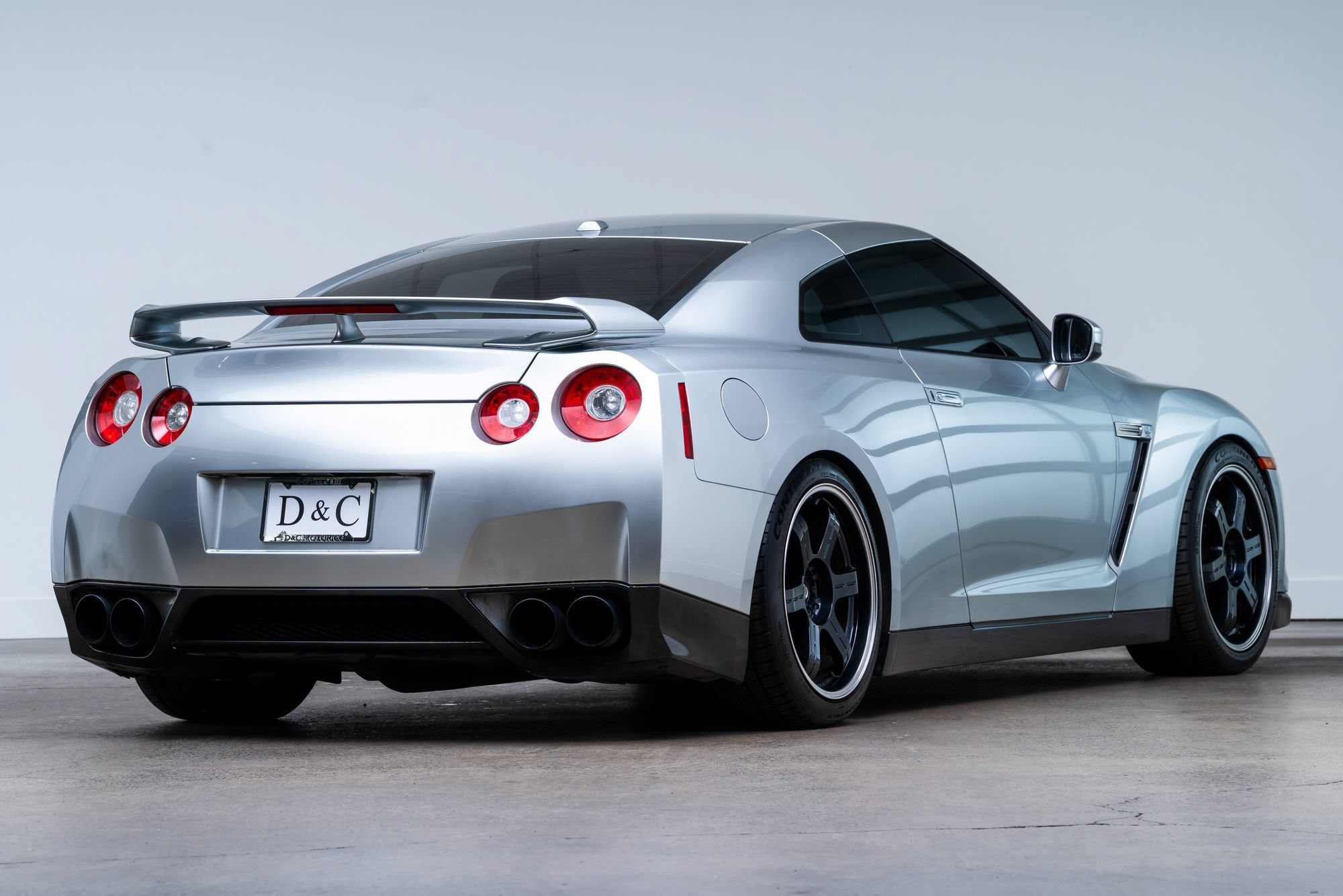 Used 2009 Nissan GT-R Premium AWD/4WD image 8