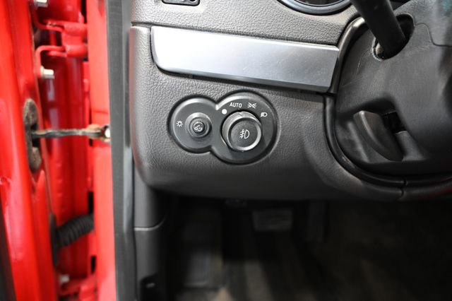 Used 2003 Chevrolet SSR w/ Preferred Equipment Group image 23