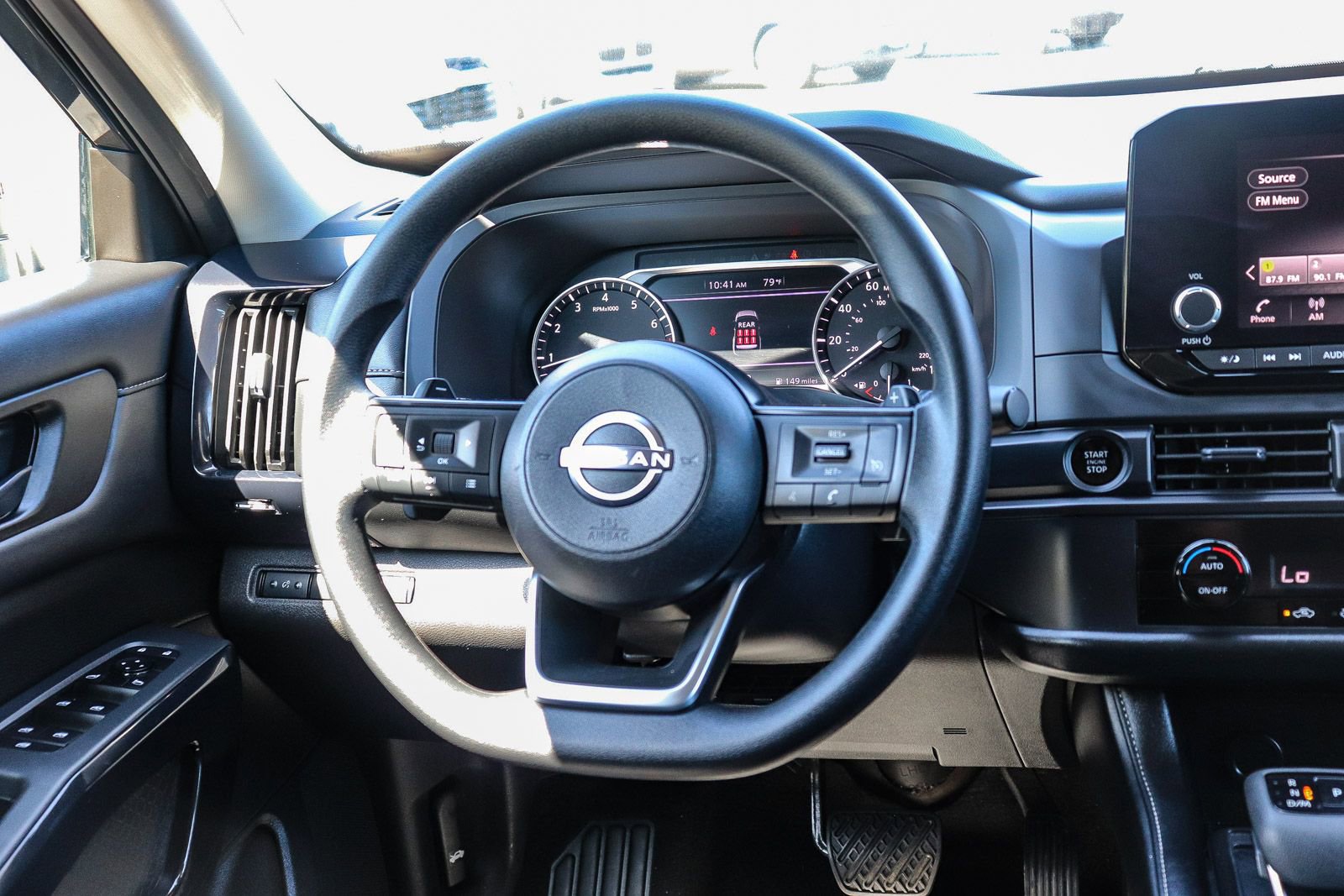 Used 2025 Nissan Pathfinder S FWD image 18