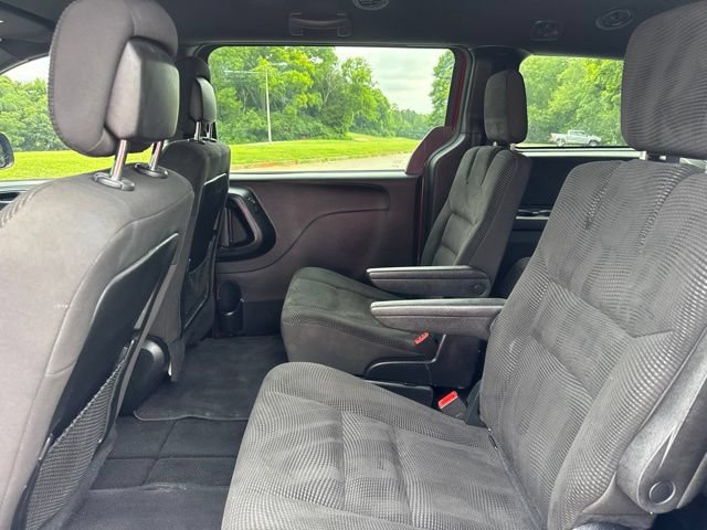 Used 2020 Dodge Grand Caravan SE FWD image 14