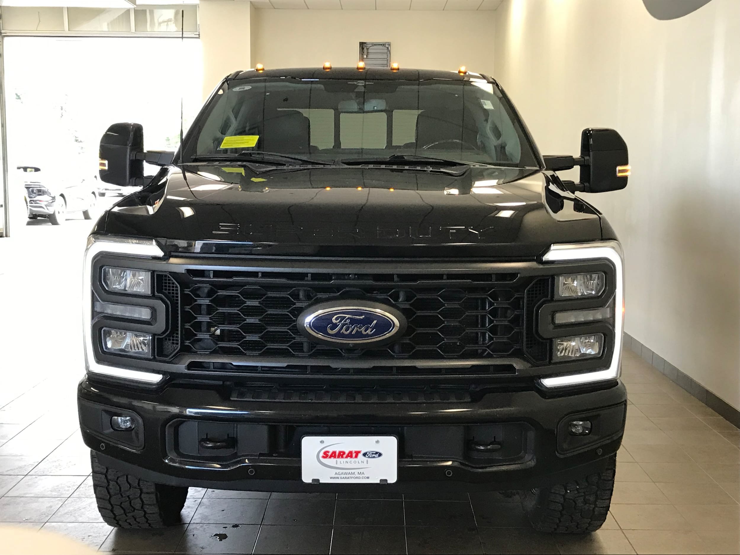 Used 2023 Ford F350 Lariat w/ Lariat Ultimate Package AWD/4WD image 3