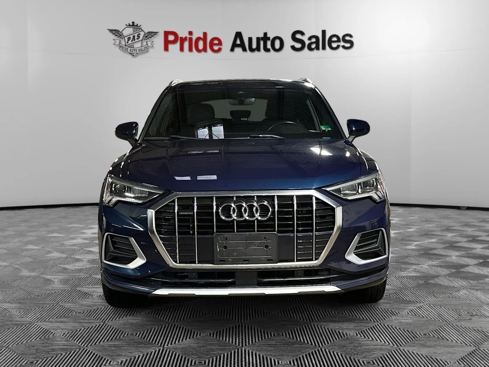 Used 2019 Audi Q3 2.0T Premium Plus w/ Premium Plus Package image 2