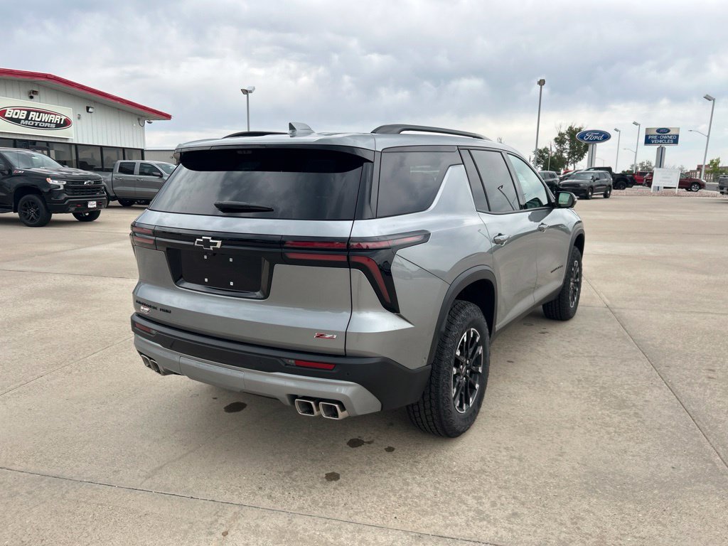 New 2026 Chevrolet Traverse Z71 w/ Enhanced Driving Package AWD/4WD image 6