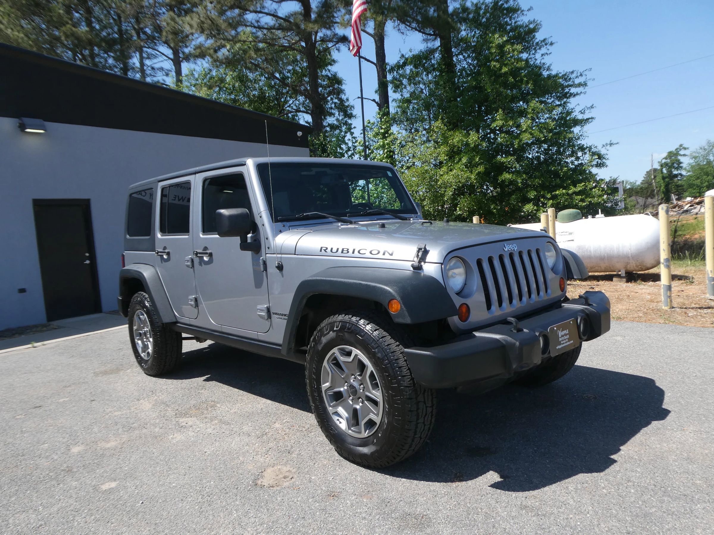 Used 2013 Jeep Wrangler Unlimited Rubicon w/ Connectivity Group AWD/4WD image 3