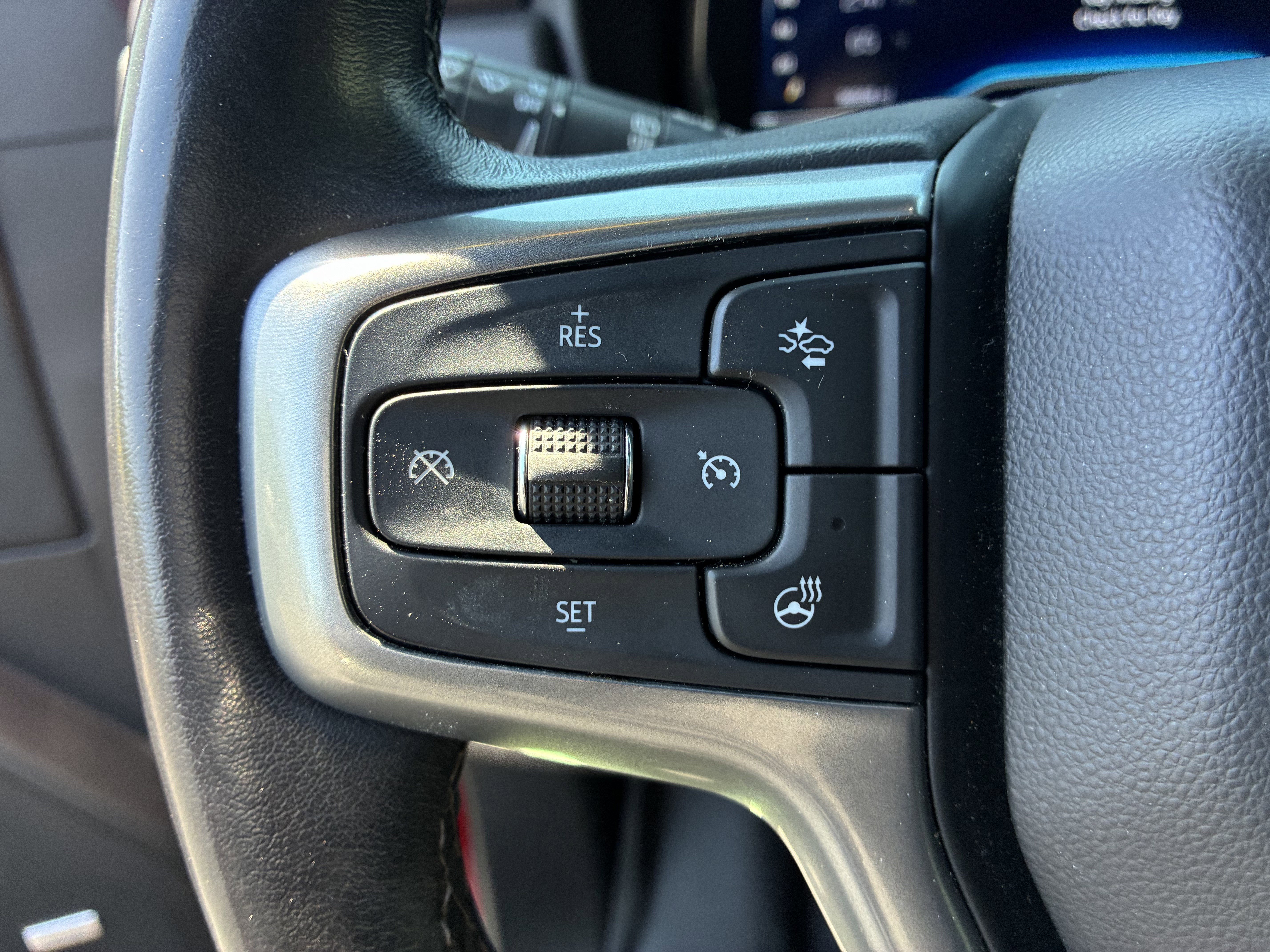 Used 2022 Chevrolet Tahoe LT w/ Luxury Package image 31